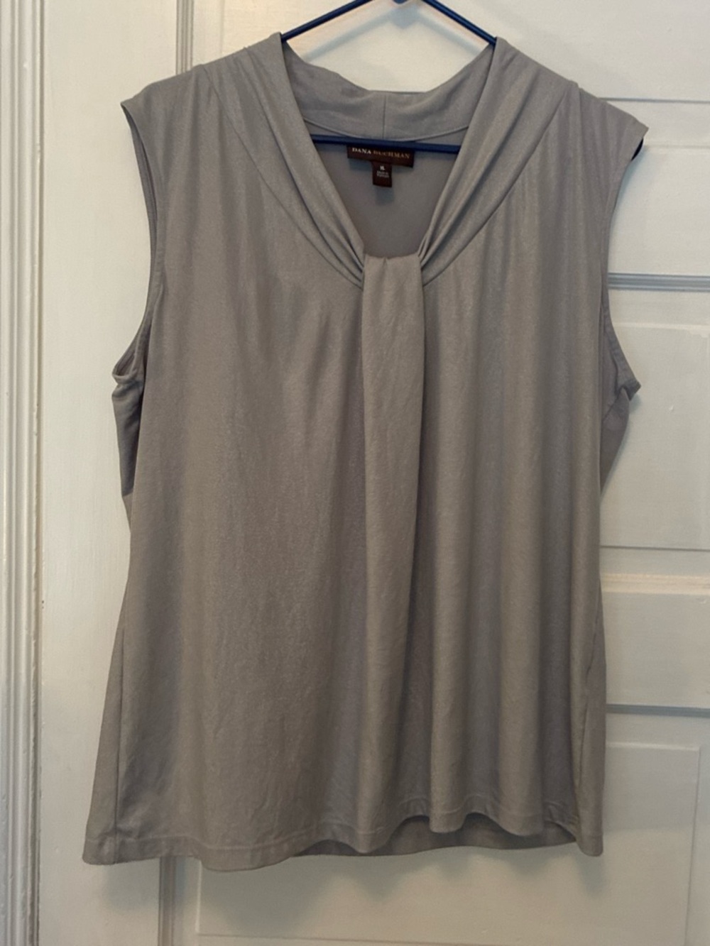 Dana Buchman Sleeveless Twist-Neck Top in Light Gray